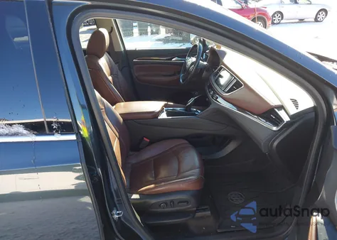 2018 Buick Enclave Avenir z USA, uszkodzony, nr VIN 5GAEVCKW7JJ226043